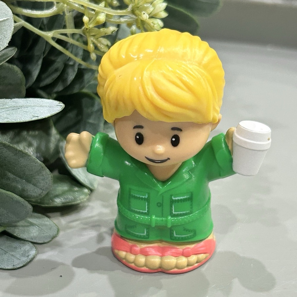 Fisher Price Little People MORNING TIME MOM in PAJAMAS AND SLIPPERS with COFFEE